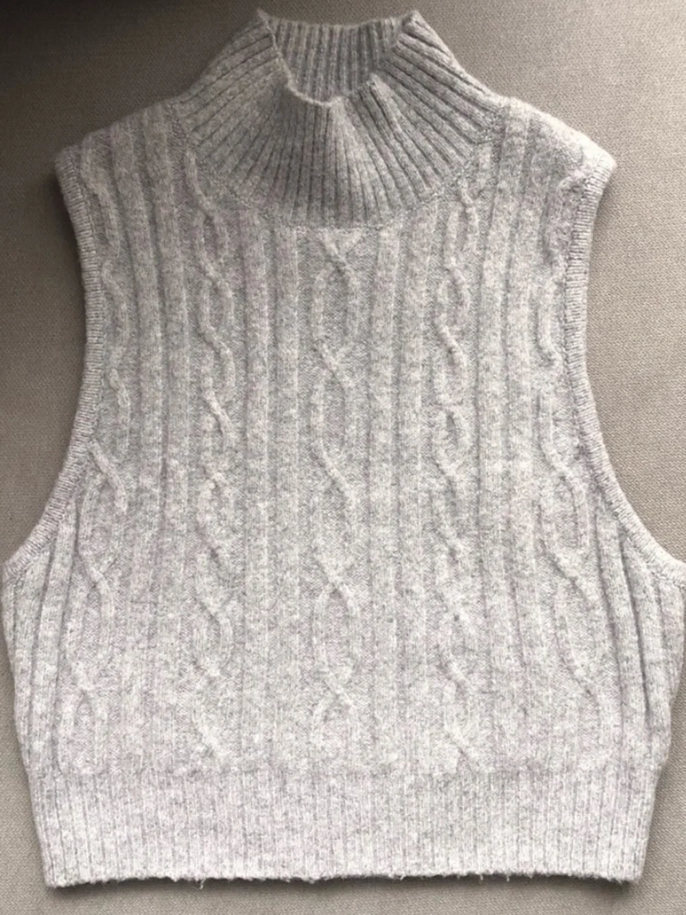 ALO YOGA  Cable Knit Winter Bliss Mock Neck Tank Top Heather Grey Size  XS NWOT